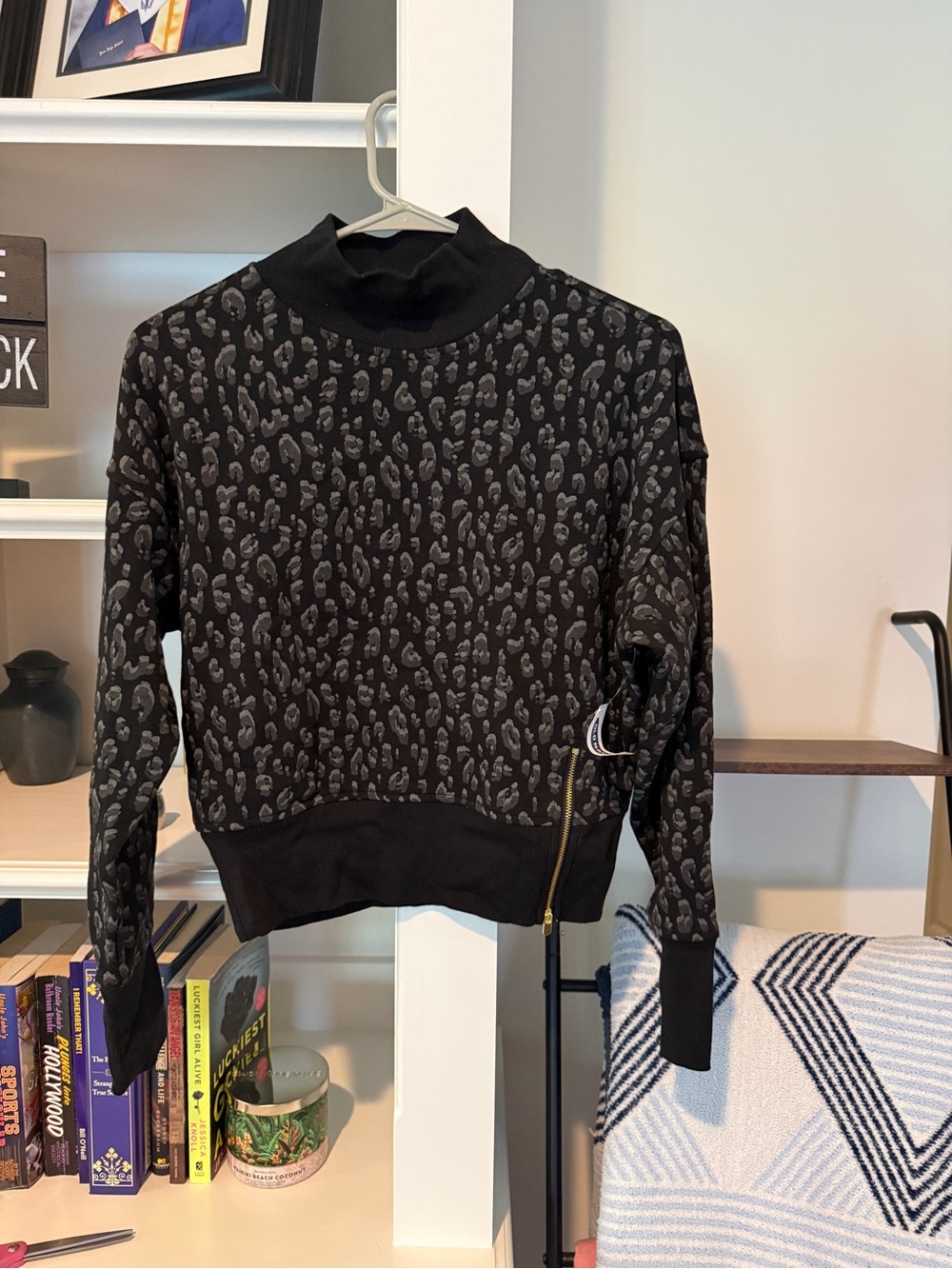 Old Navy Black & Gray Leopard-Print Mock Neck Sweater